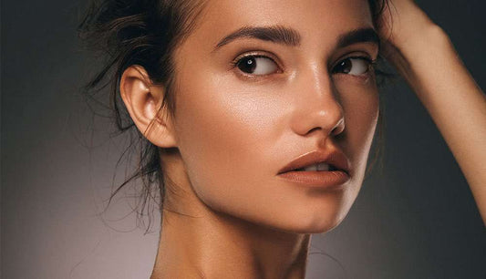 Radiant Glow Veil: Primer, Illuminisor & Moisturiser in One | INIKA Organic | 01